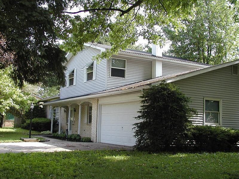 1340 Richland Ave., Lincoln, IL 62656