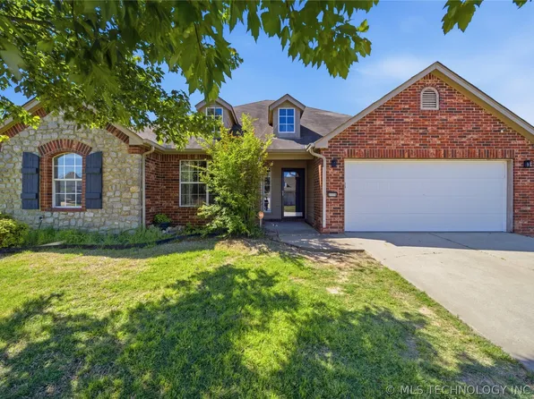 21110 E 40th St S, Broken Arrow, OK 74014