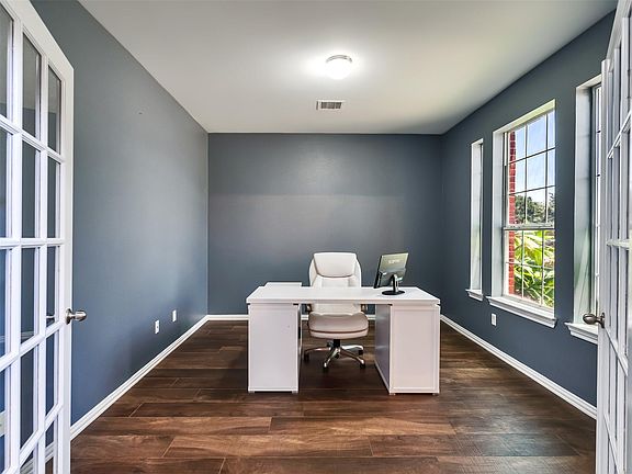 4th image of 6314 Alicia Way Ln