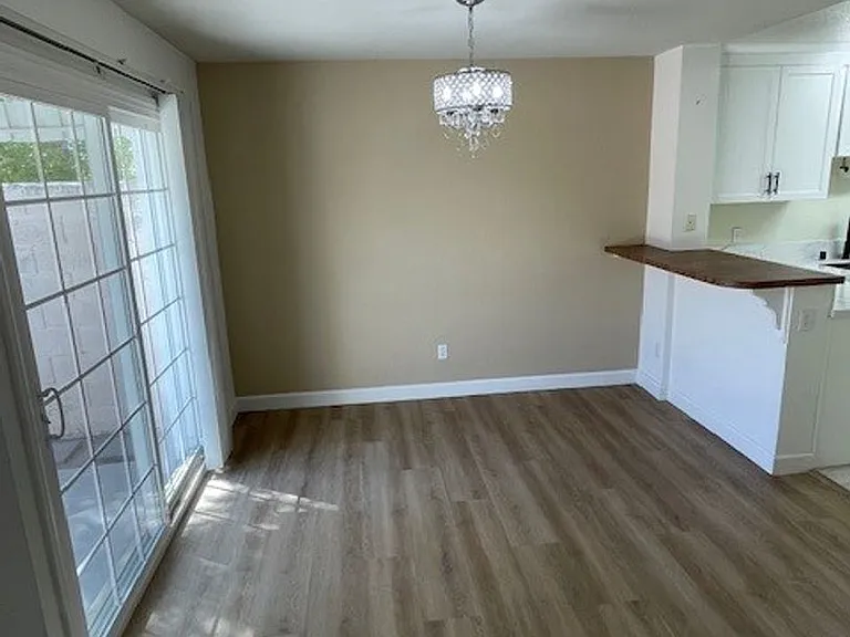 8401 Sewards Bluff Ave — Photo 9