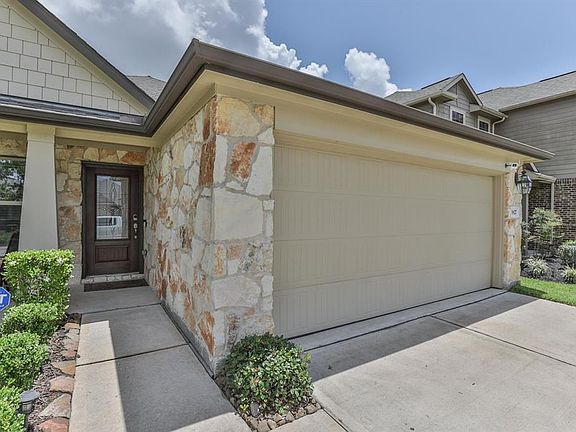 3rd image of 13827 Rosemere Ln