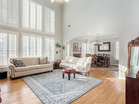 2nd image of 120 Cabots Cove Ct