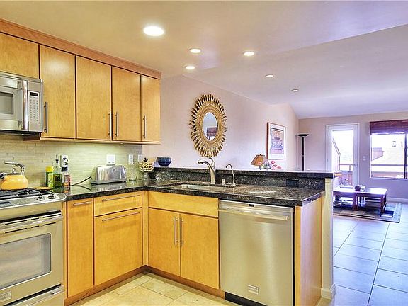 2nd image of 1050 Vista Del Pueblo APT 10