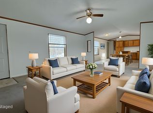 2004 Falcon Ter NW, Stewartville, MN 55976