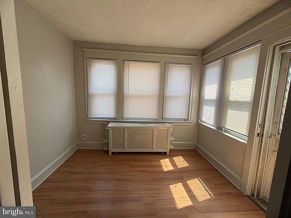 2nd image of 452 Devereaux Ave