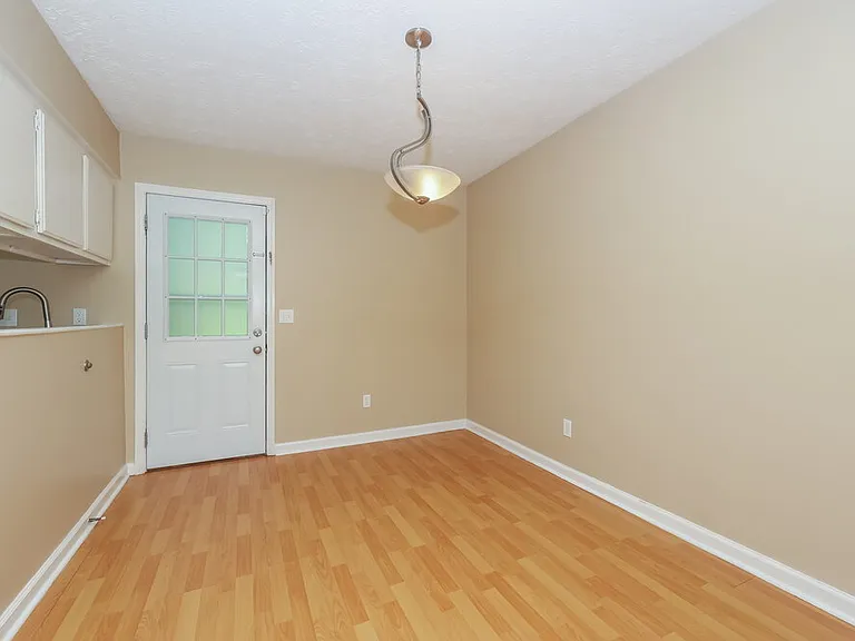 232 Thistle Ln — Photo 6