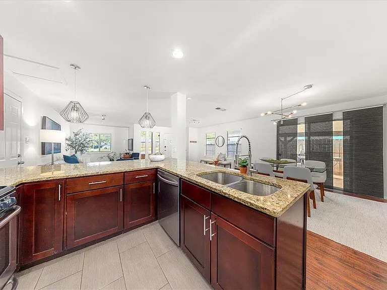 5108 Emerald Forest Dr — Photo 12