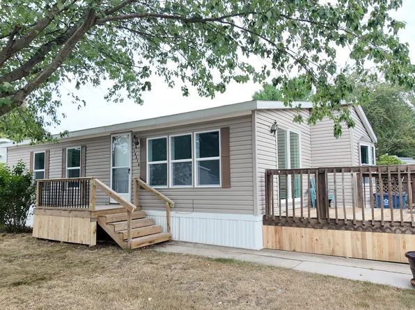 14275 Winters Crk E, West Olive, MI 49460