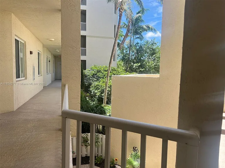 3500 Oaks Clubhouse Dr #207 — Photo 10