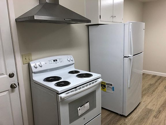 3rd image of 420 Kelly Ave