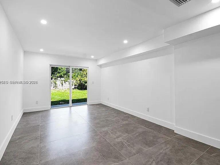 7902 SW 67th Ave — Photo 14