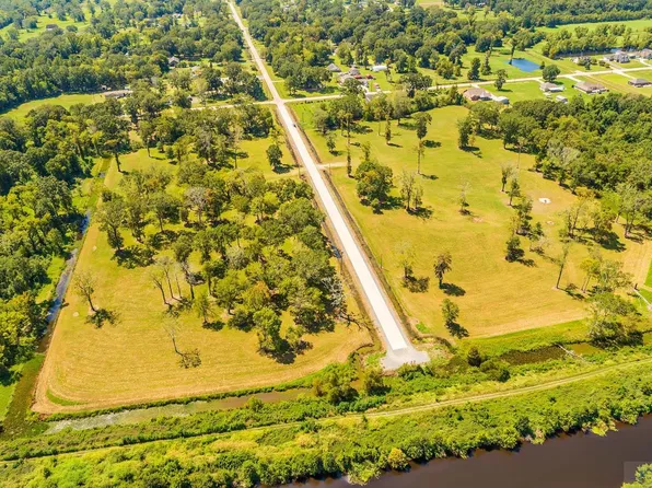 223 Chisholm Trl, Thibodaux, LA 70301