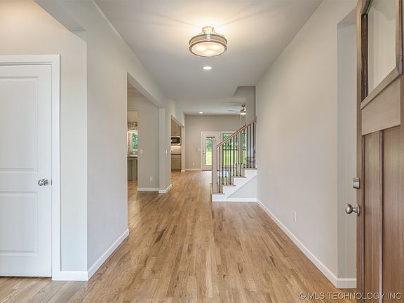 2nd image of 2713 Falls Bend Dr