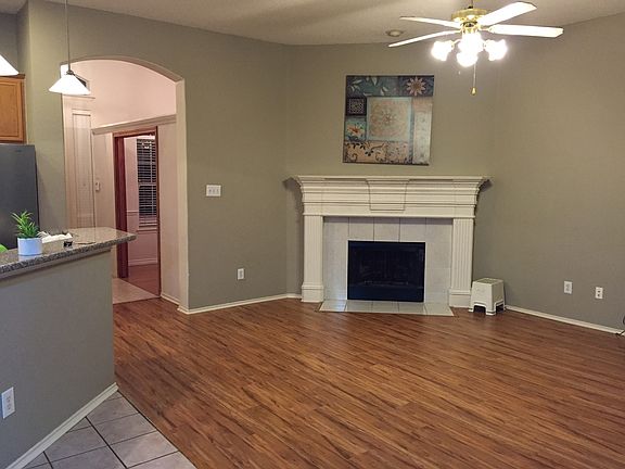 3rd image of 2035 Fox Glen Dr