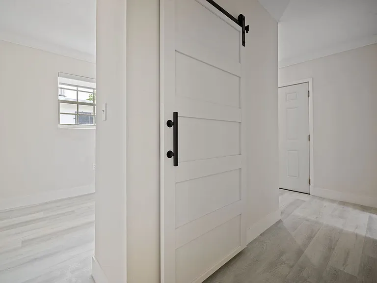 Spacious 3bd / 1ba & 2bd / 1ba Apartment | Prime Miami Location | Near Downtown — Photo 8