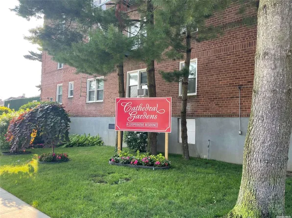 22 Mulford Place #1A, Hempstead, NY 11550