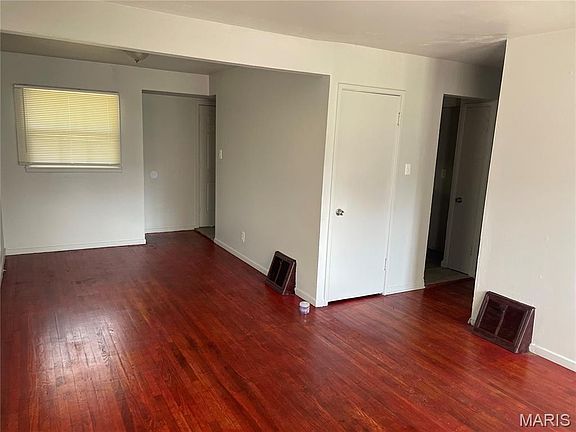 5th image of 323 Crawford Rd