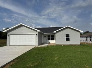 202 Ruby Ln, Hollister, MO 65672