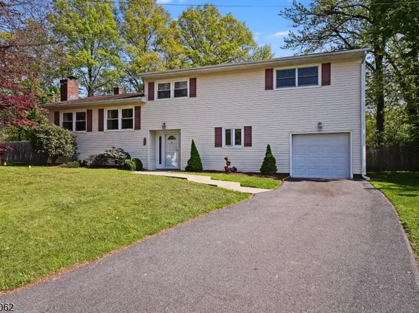 12 Emerald Ct, Clark Twp., NJ 07066