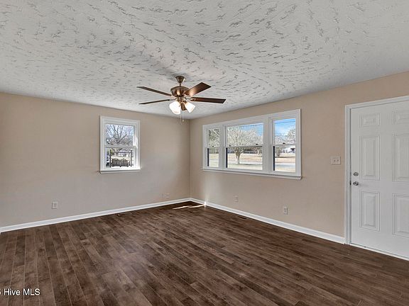 3rd image of 210 Regalwood Drive