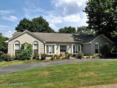 807 Nottingham Pkwy, Hurstbourne, KY, 40222