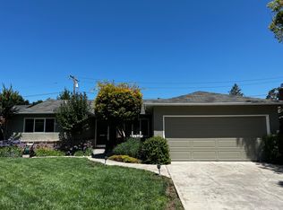 1560 Hollingsworth Dr, Mountain View, CA 94040