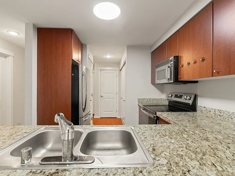 11309 NE 128th St #F104 — Photo 17