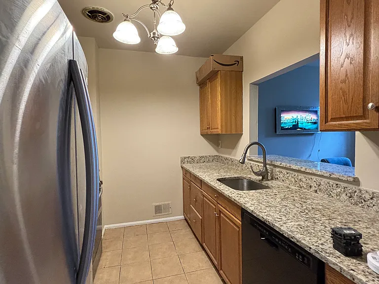 116 S Schroeder St — Photo 22
