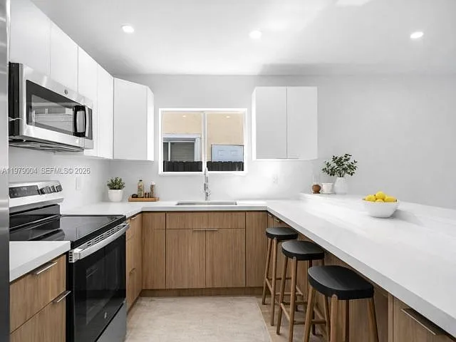 354 NE 35th Ave — Photo 12