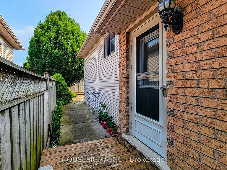 4 Treeview Ct — Photo 33