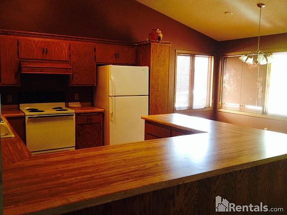 Kitchen & Dining Main Level