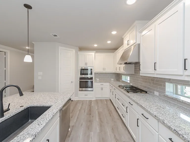 1604 Moss Trail Ct — Photo 18