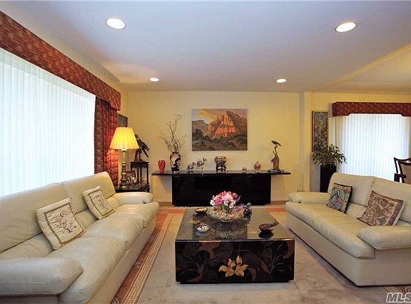 4th image of E Fern Dr