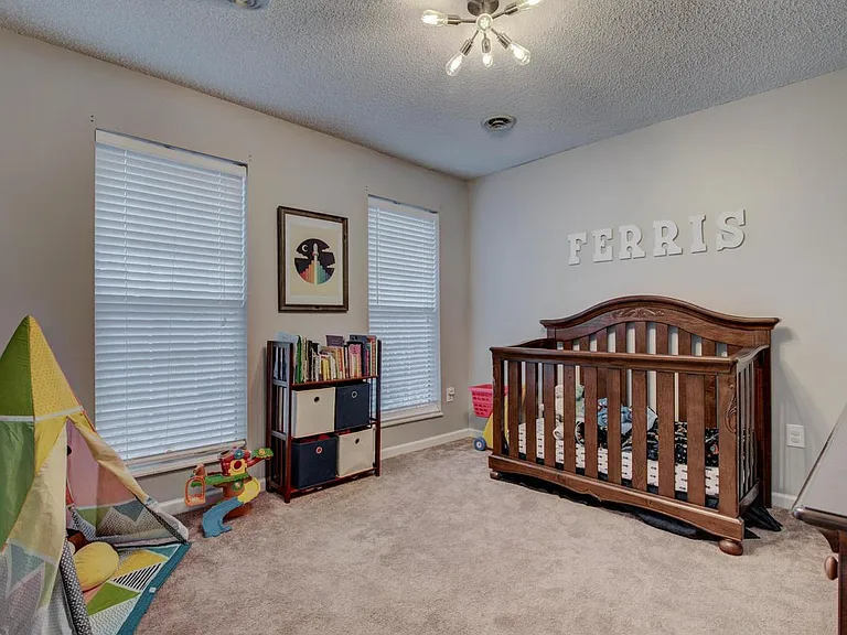 5804 Shelley Dr — Photo 8