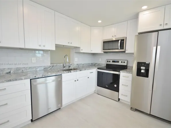 415 SE 11th Ter APT 301, Dania, FL 33004