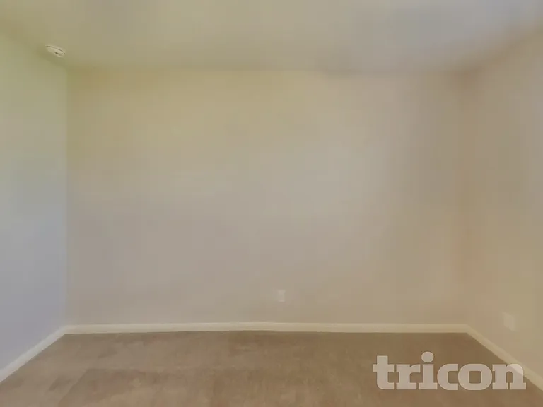 185 Kennedy Dr — Photo 8