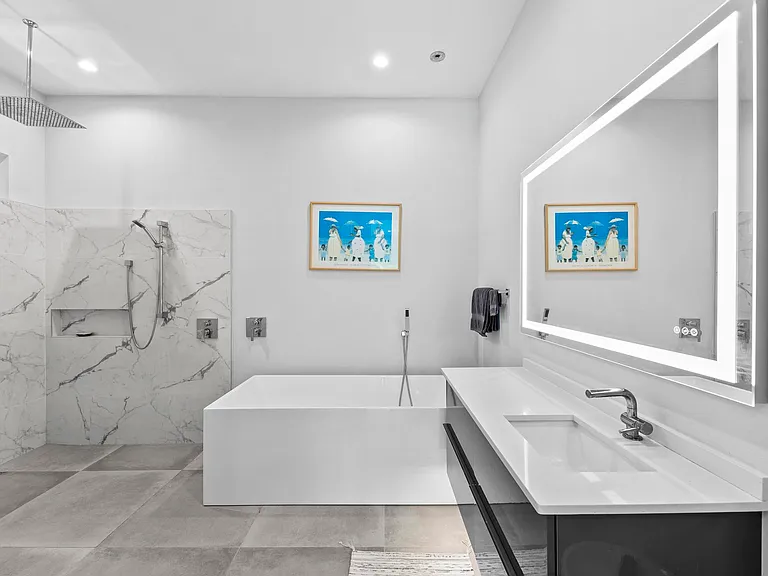2335 Waldemere St — Photo 16