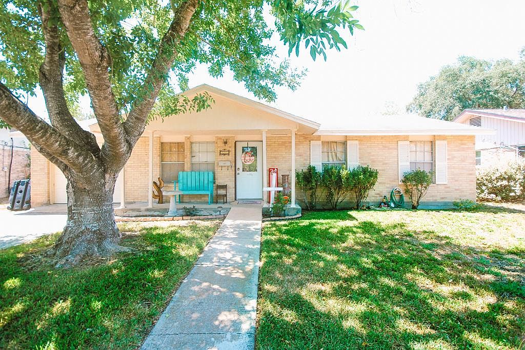 806 Garner Dr, Beeville, TX 78102 MLS 112872 Zillow