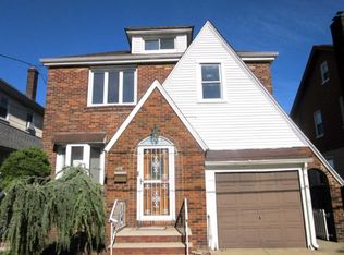 569A Monroe Pl, Ridgefield, NJ 07657