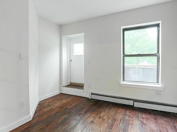3rd image of 188 Tompkins Ave #2D
