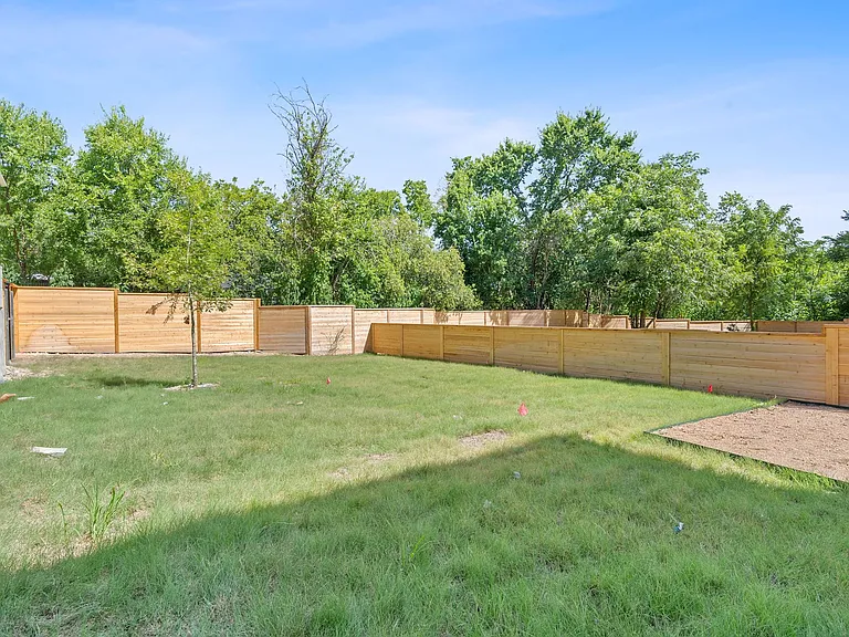 100 W Mockingbird Ln — Photo 6