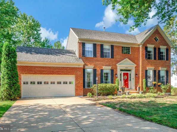 18849 Beaten Path Ct, Triangle, VA 22172