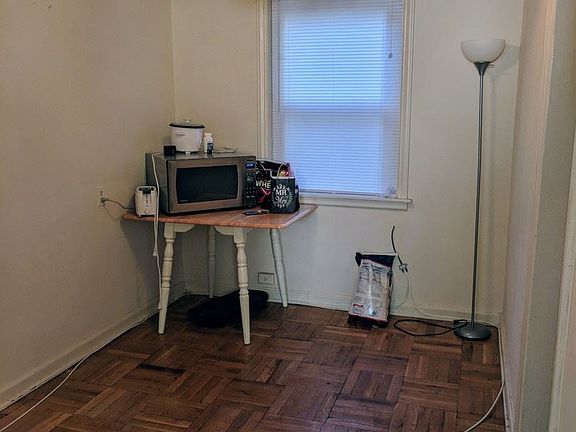5th image of 2608 Kensington Ave APT 1
