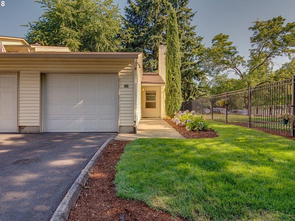 1st image of 502 SE 157th Ave Unit 55
