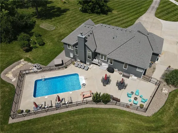 19011 E 192nd Ter, Pleasant Hill, MO 64080