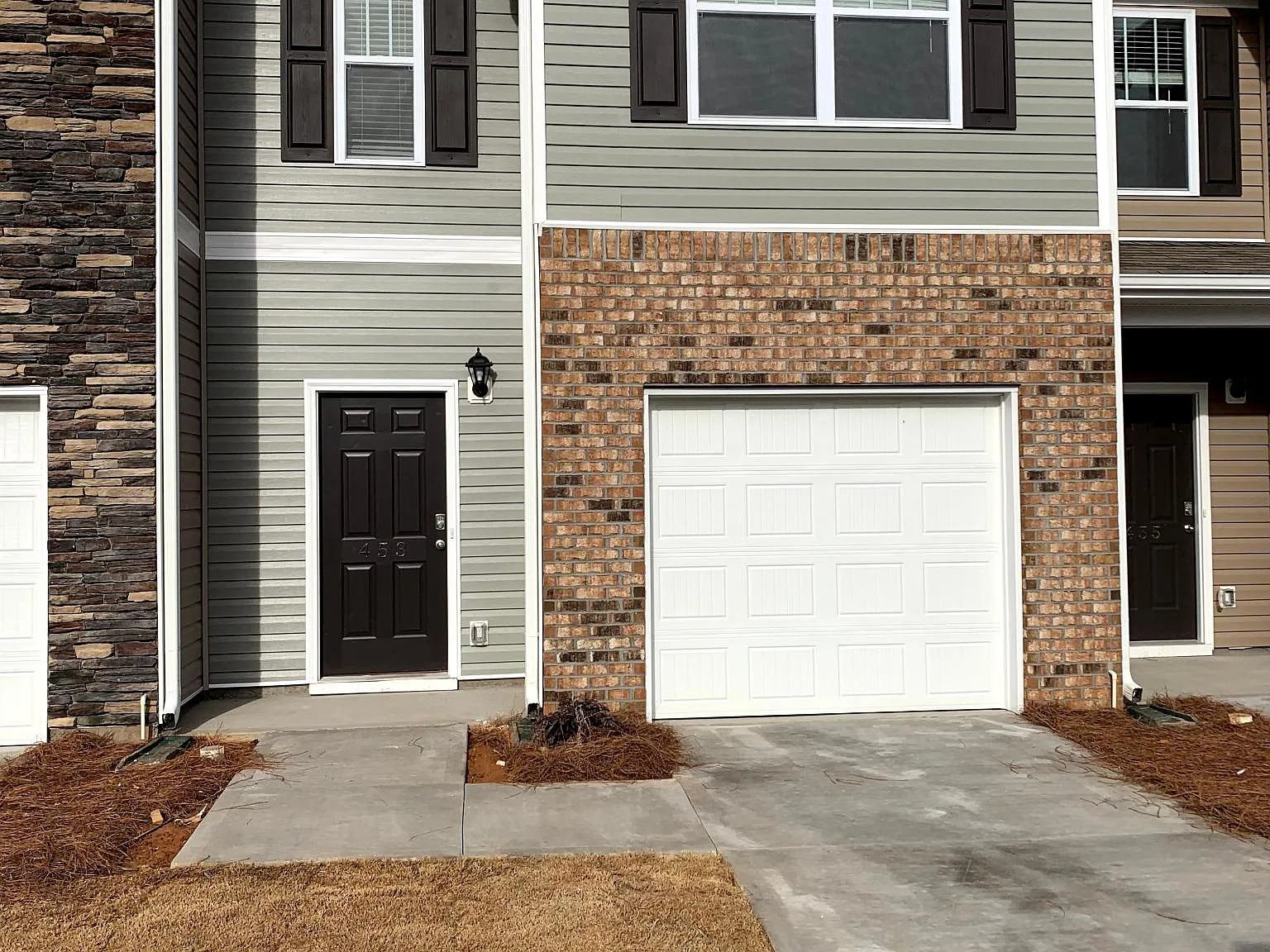 3 bed, 2.5 bath, 1429 sqft, $1,650 — Photo 3