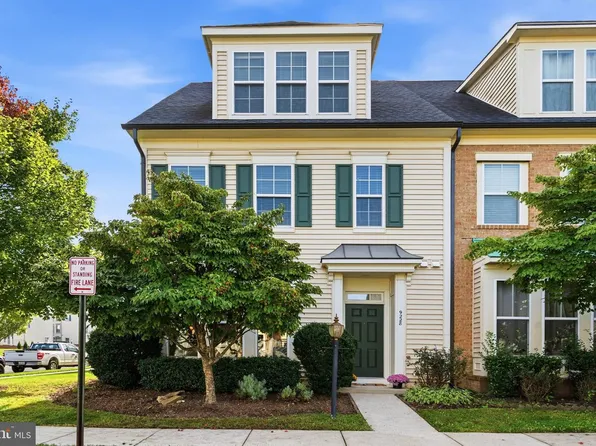 9228 Alvyn Lake Cir, Bristow, VA 20136