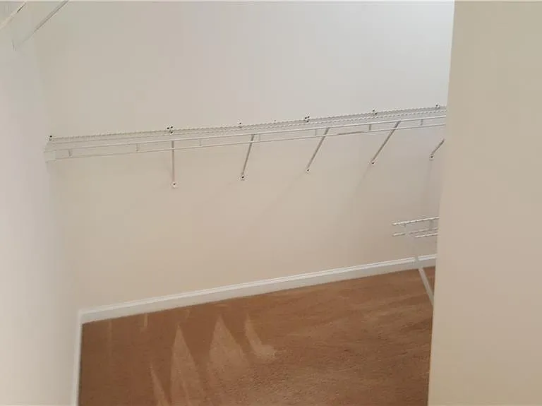 2036 Executive Dr — Photo 11