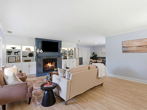 4th image of 3028 Arrowhead Dr