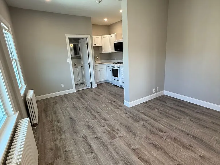 16 Magnolia Ave — Photo 8